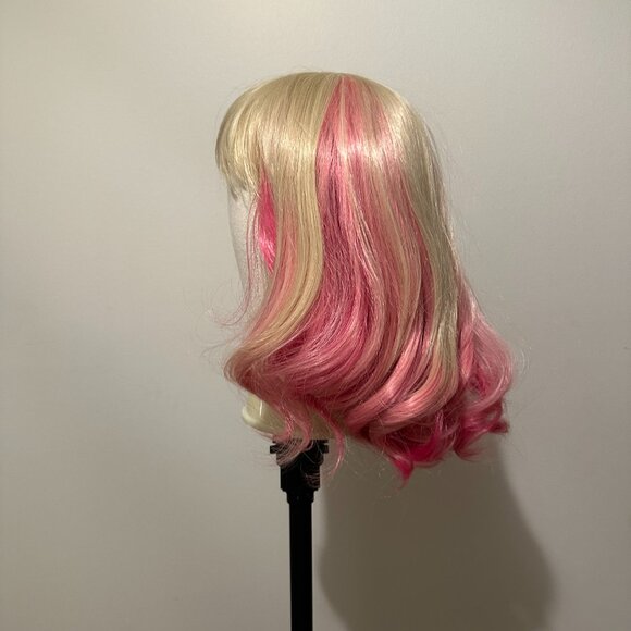 17" Blonde‑to‑Pink Ombré Bob with Bangs – Soft Curls, Synthetic Wig - Picture 4 of 6